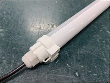 מנורה סולארית ללול תרנגולות