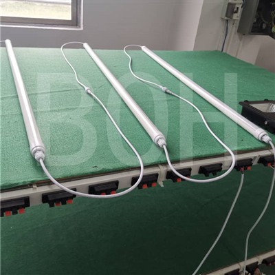 אנו שולחים 3500 יחידות 18W 120CM T8 עופות LED צינור אור לפולין היום